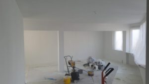 Binnen schilderwerk - Latex Spuiten - Woonkamer