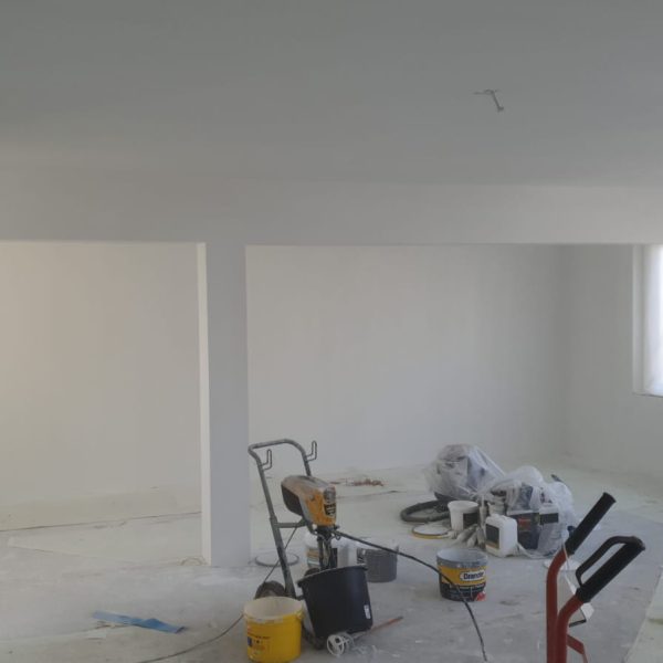 Binnen schilderwerk - Latex Spuiten - Woonkamer